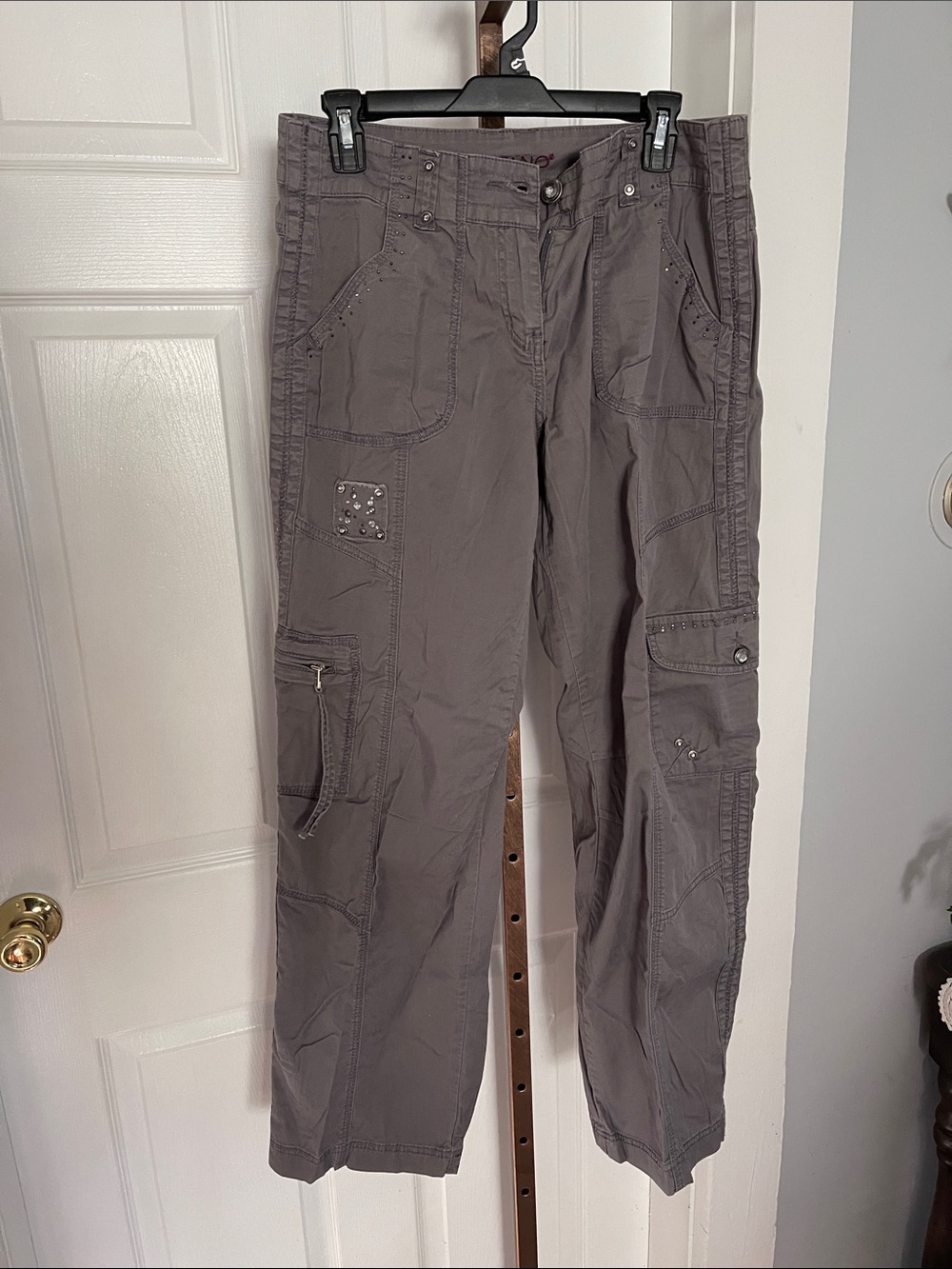 Woman’s Vintage Cargo Pants in Gray - Classic Utility Style